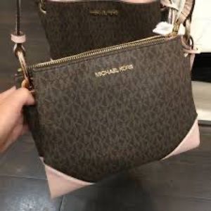 MICHAEL KORS Nicole Large Logo Crossbody Bag Powder
